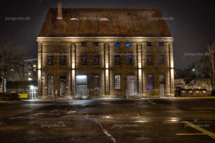 Wandbild Elmshorn bei Nacht – Fotografie von Jan Grube als Leinwand, Acrylglas oder Poster