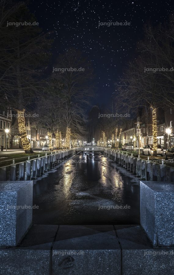 Wandbild Glückstädter Fleth im Sternenmeer (Glückstadt) – Fotografie von Jan Grube als Leinwand, Acrylglas oder Poster