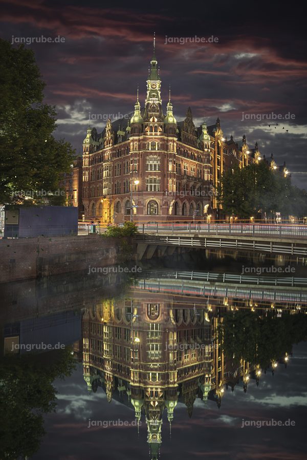 Wandbild Hamburg bei Nacht – Fotografie von Jan Grube als Leinwand, Acrylglas oder Poster