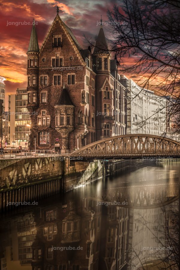 Wandbild Hamburg Dramatic – Fotografie von Jan Grube als Leinwand, Acrylglas oder Poster