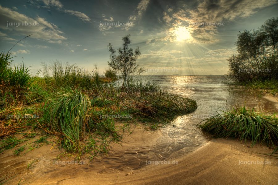 Wandbild Ruhe bei Kollmar an der Elbe – Fotografie von Jan Grube als Leinwand, Acrylglas oder Poster