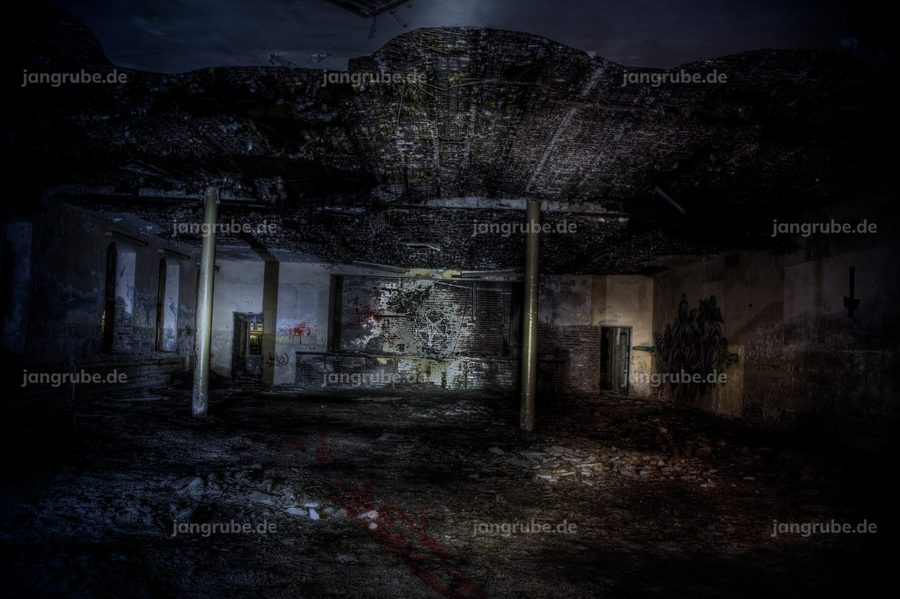 Wandbild Verlassenes Bahnwerk Glückstadt VII – Fotografie von Jan Grube als Leinwand, Acrylglas oder Poster