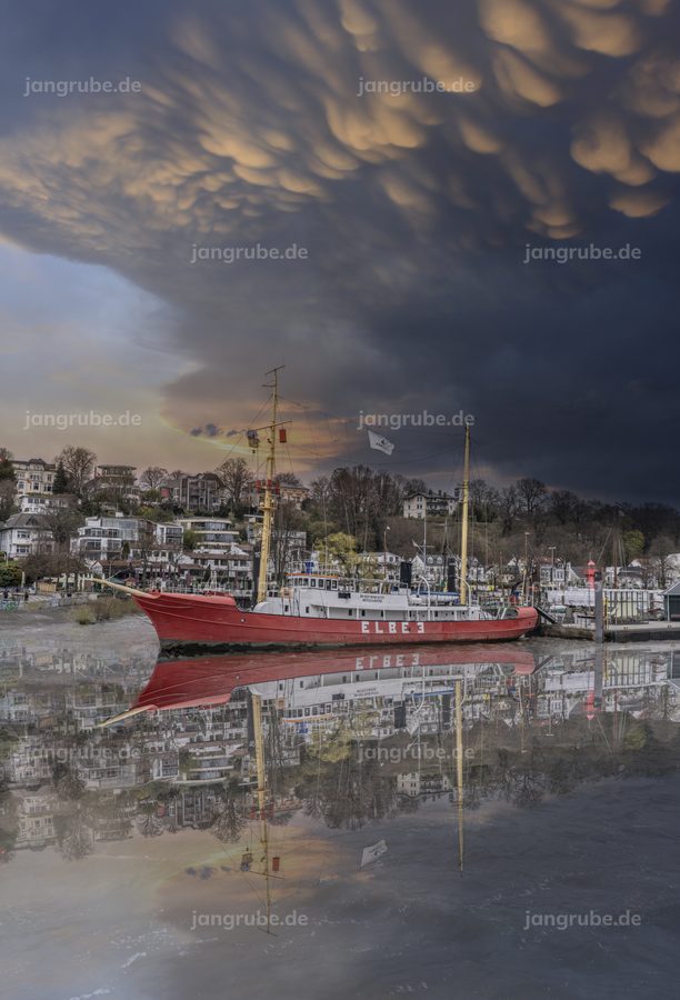 Wandbild Vor Anker in Hamburg - Elbe 3 – Fotografie von Jan Grube als Leinwand, Acrylglas oder Poster